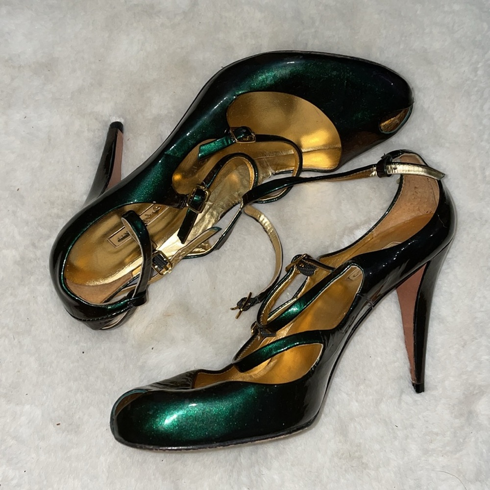 Heels - Picture 2 of 2